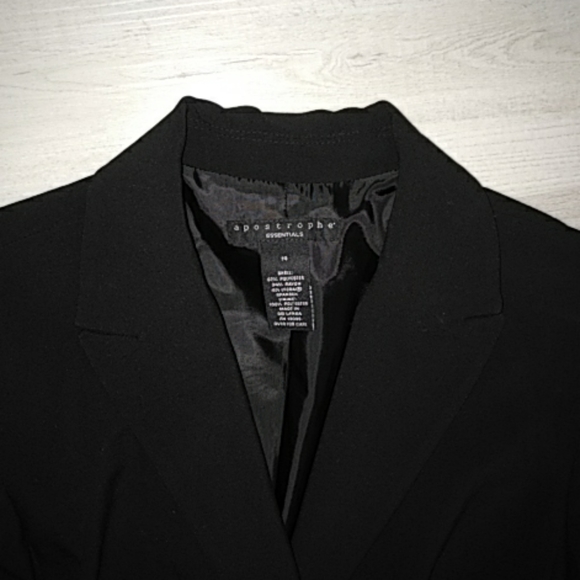 Two button blazer - Picture 2 of 6